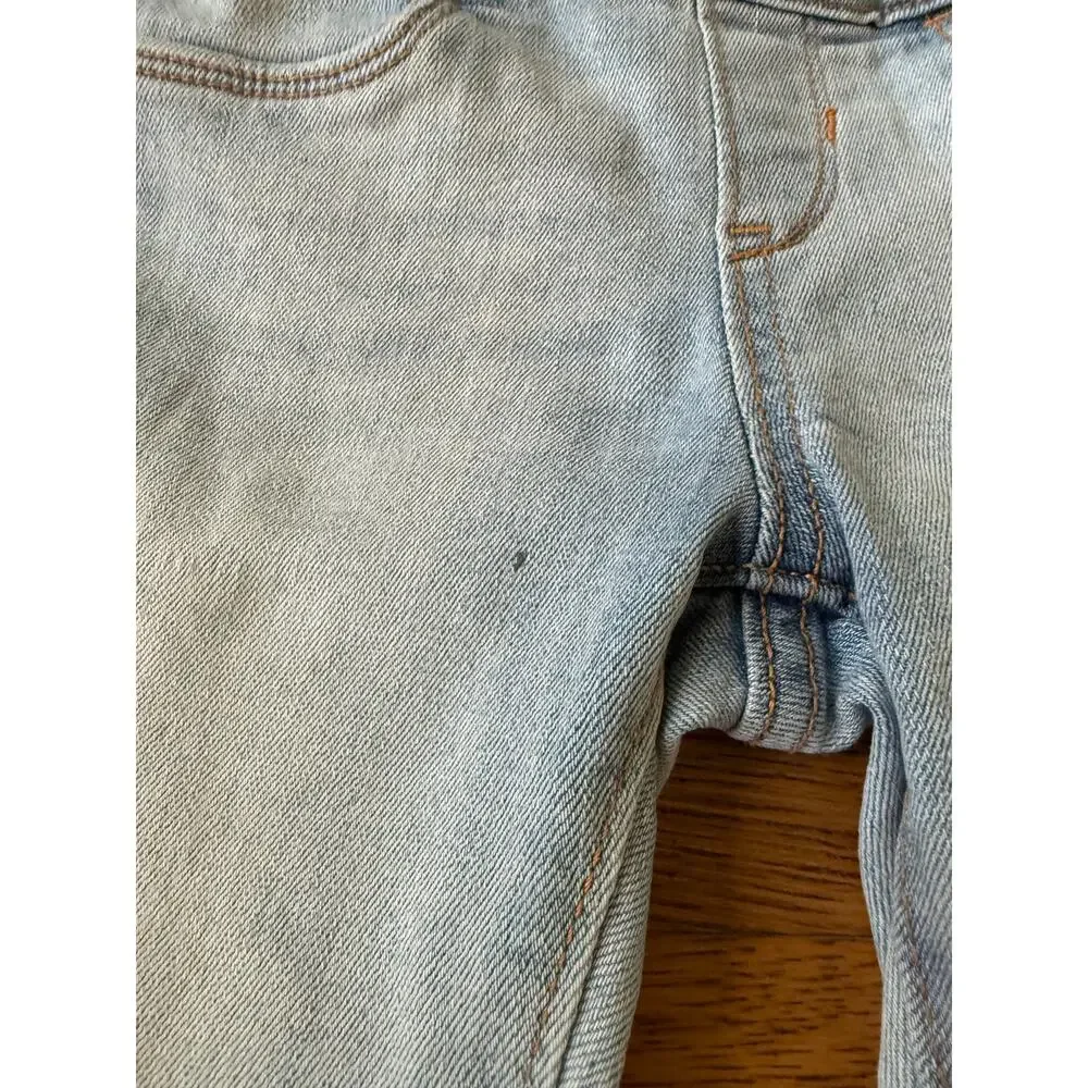Old Navy Girls' Light Wash Distressed Jeans Size 6-7